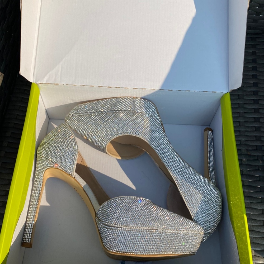 Gianni Bini Cassallatwo heels